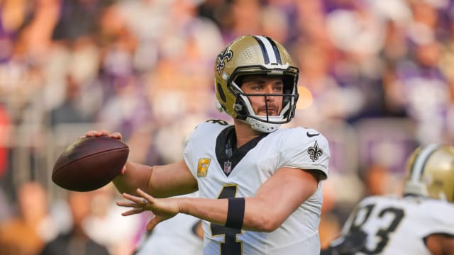 New Orleans Saints quarterback Derek Carr (4) passes against the Minnesota Vikings